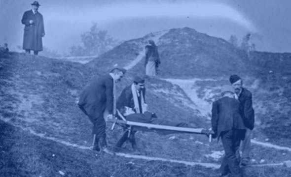 Secouristes français en intervention, archive historique du début du XXe siècle
